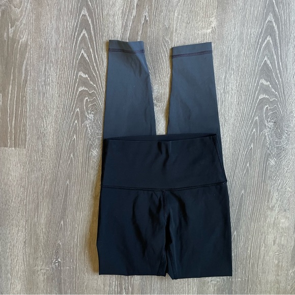 Lululemon Wunder Under Hi-Rise Leggings - Picture 2 of 3